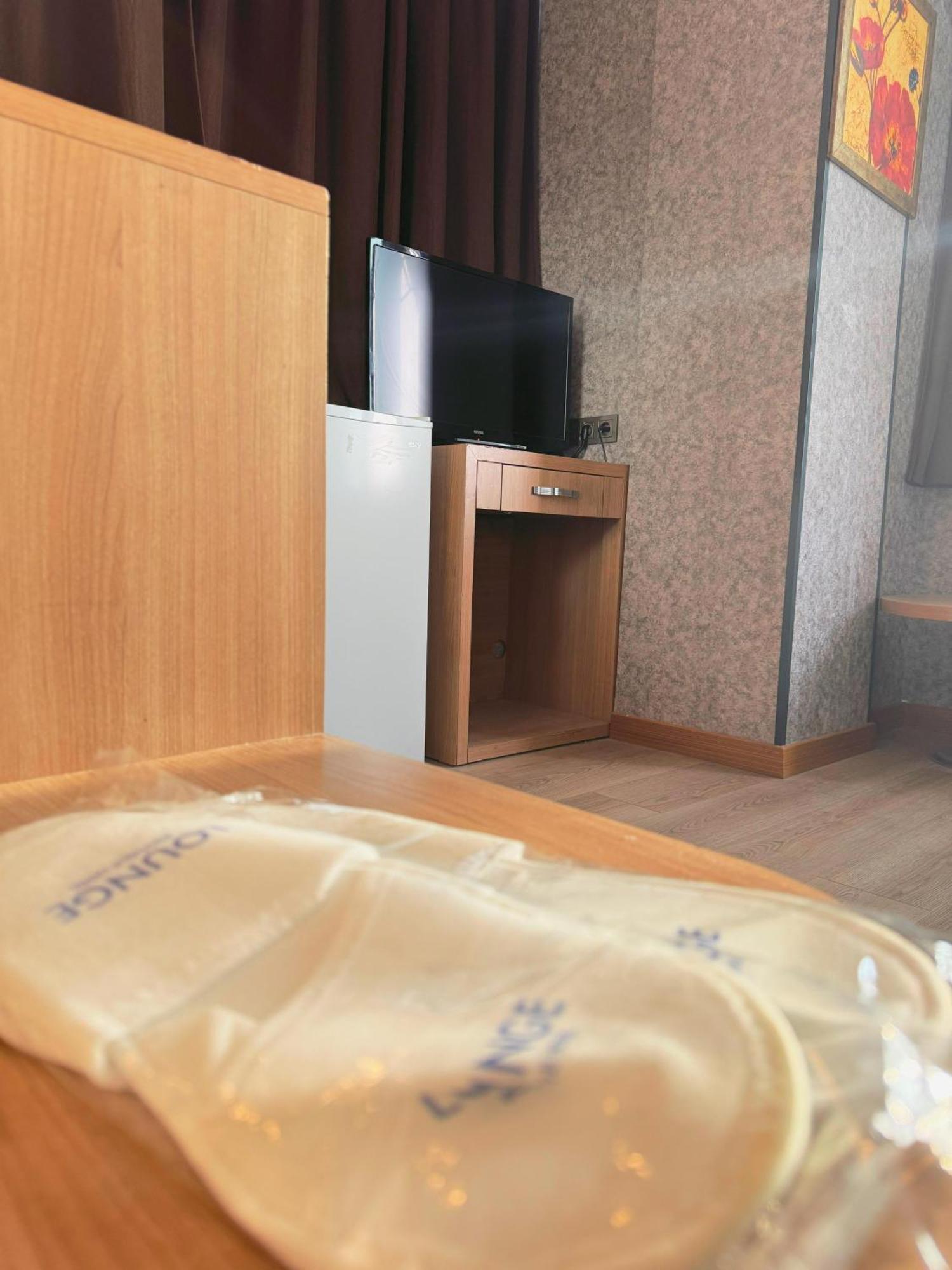 Hotel Lounge 2*