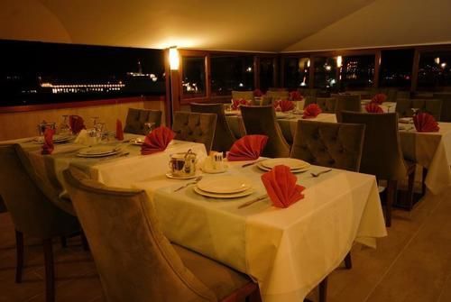 Hotel Lounge 2*